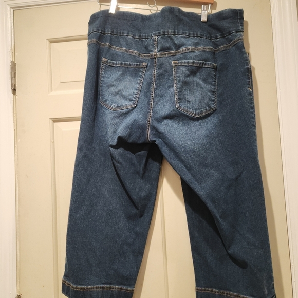 Gloria Vanderbilt Amanda Pull On Capris Womens Size 18 Dark Wash - Picture 3 of 12